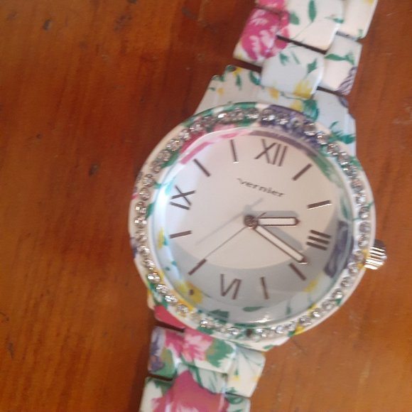 FLOWERY, FUN & FABULOUS WATCH - Picture 1 of 6